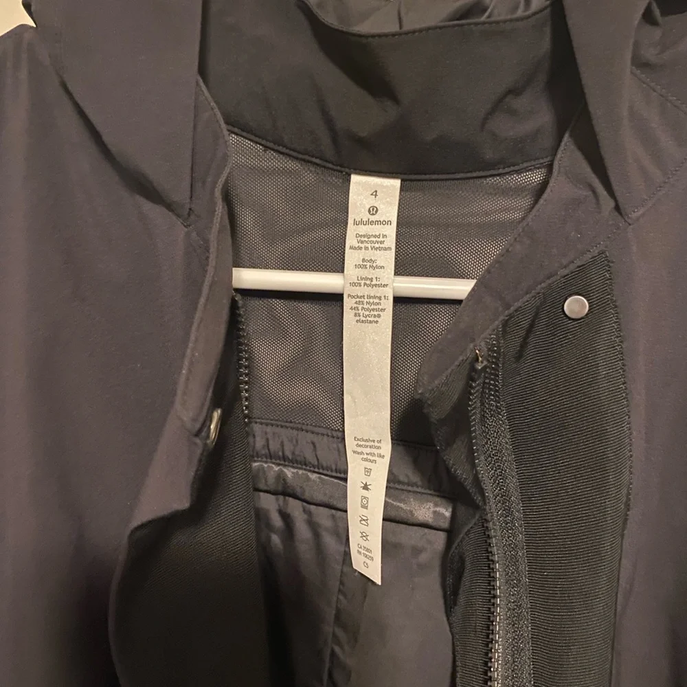 Lululemon Jacket - Picture 4 of 4